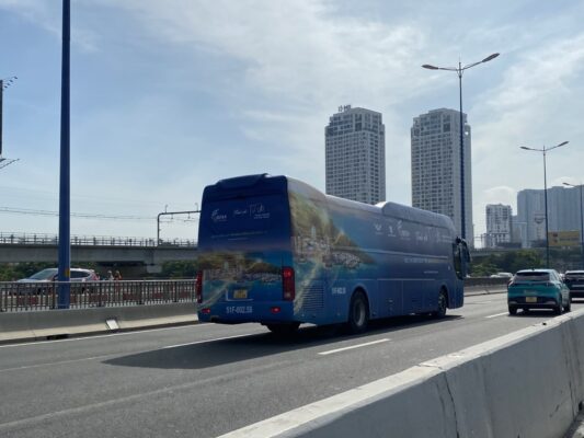 Roadshow xe bus