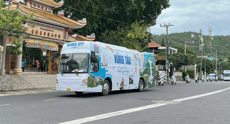 roadshow xe bus